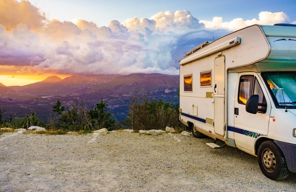 Important Criteria for Selecting the Right Rooftop Tent for Your Trip