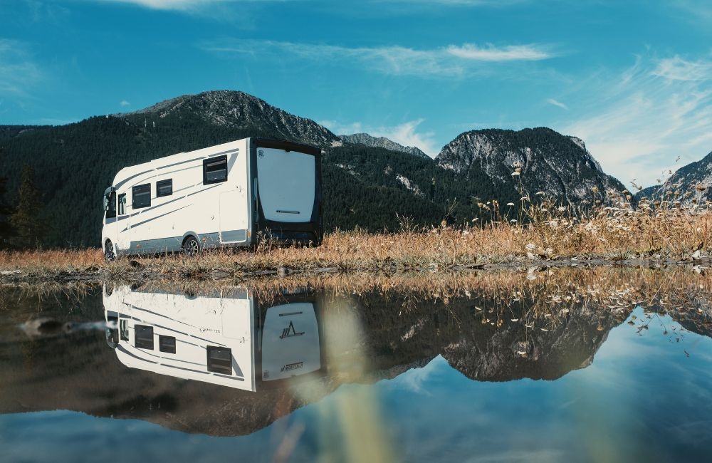 Key Criteria for Selecting Premium Awnings for Off-Grid Travel