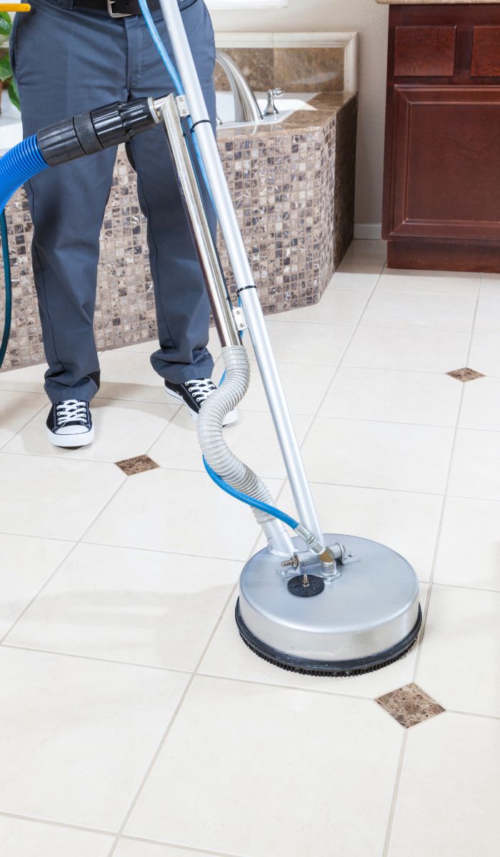 How Commercial Cleaners Help Real Estate Professionals