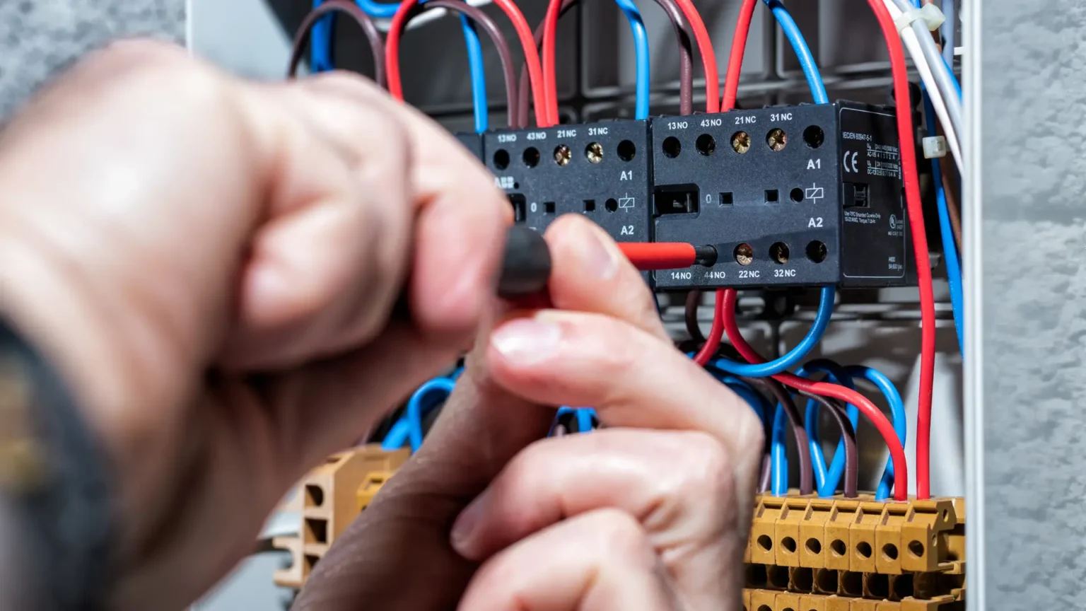 Northbrook commercial electrical troubleshooting services