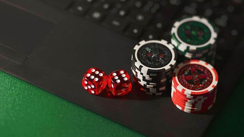 Understanding the Odds in Online Poker W88  