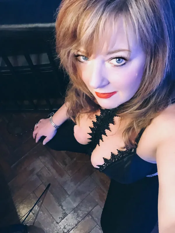 Mistress Scarlett Black