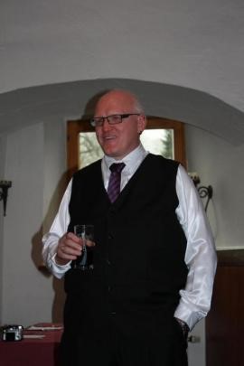 Er Sucht Ihn Leer
