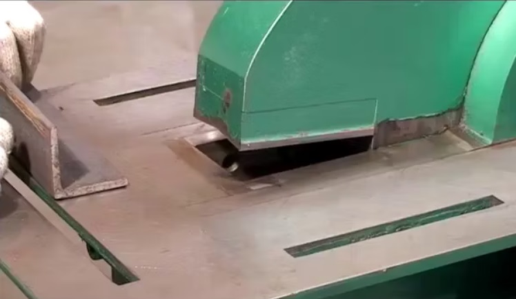 What is guillotine machine