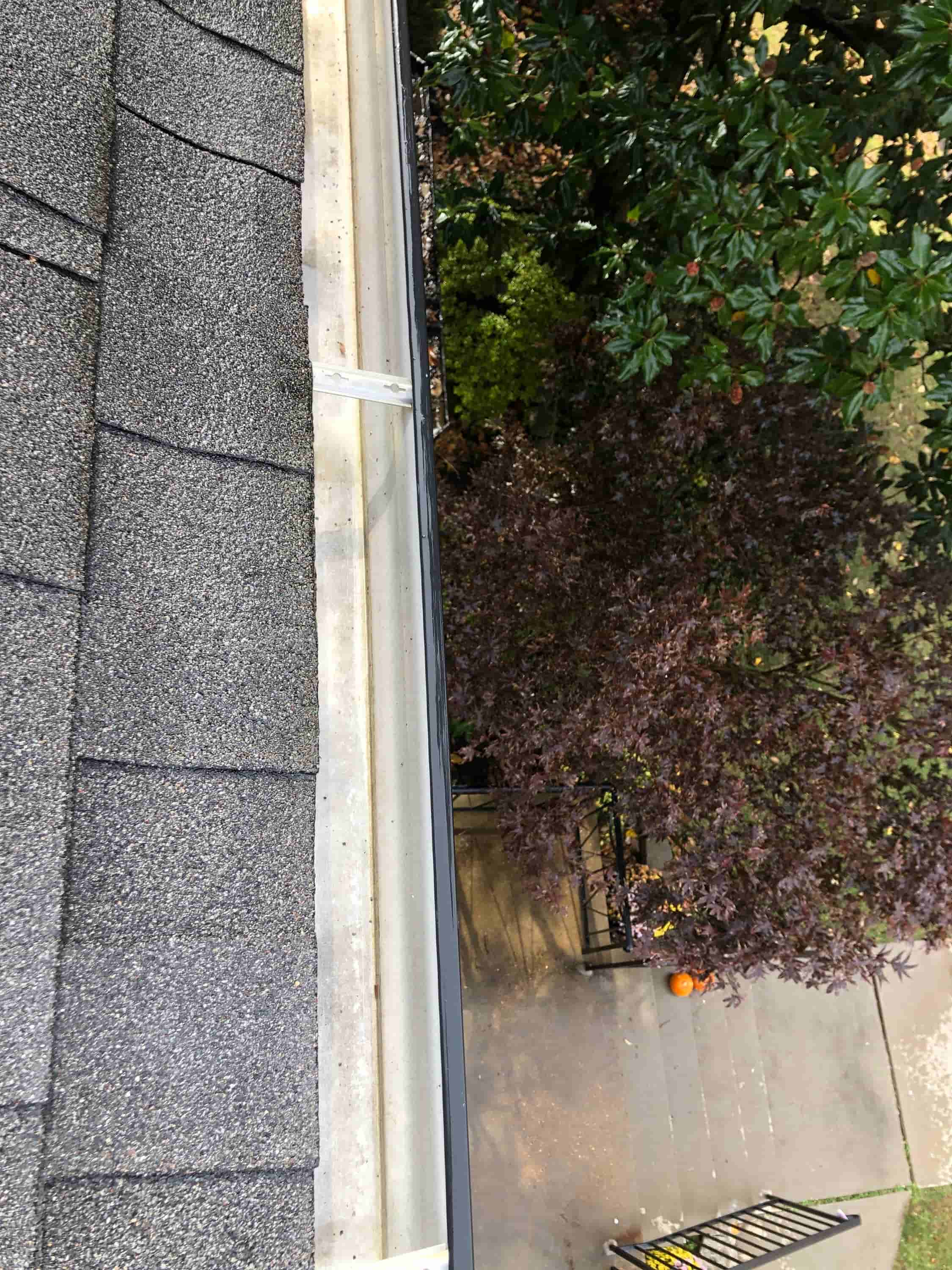 eavestrough cleaning hamilton