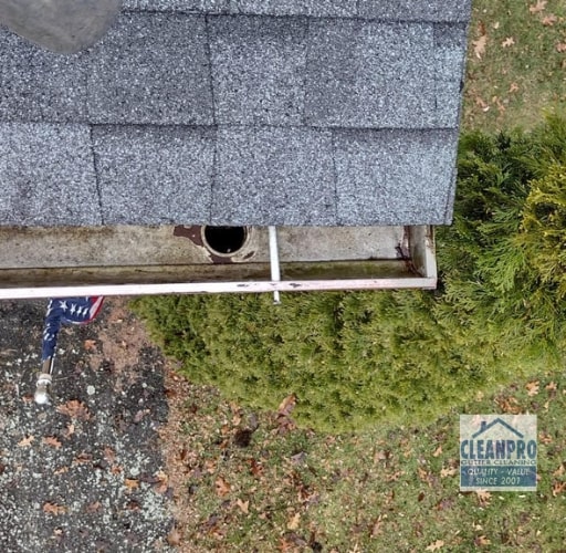 gutter cleaning and repair near me