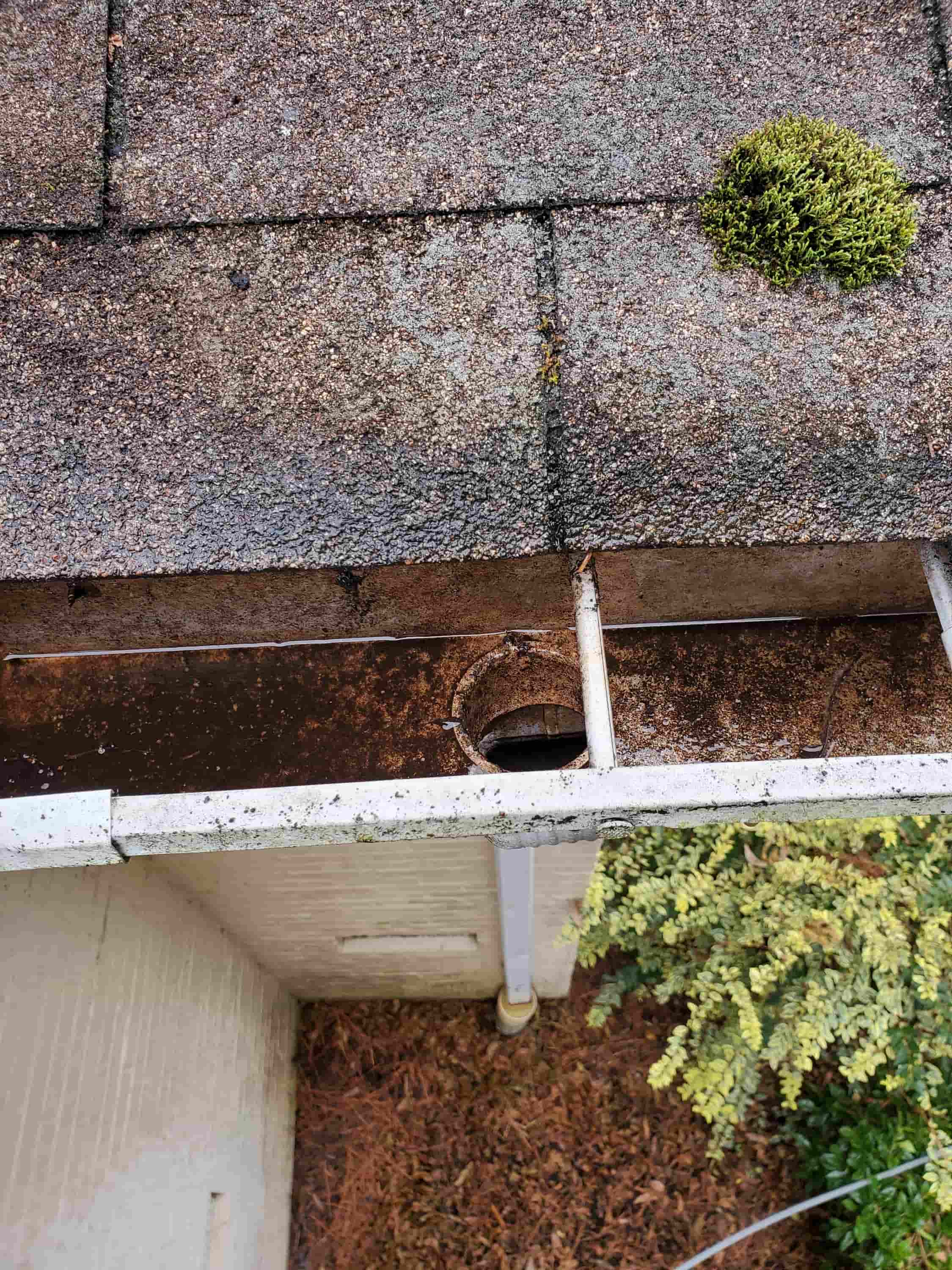 best cleaner for aluminum gutters