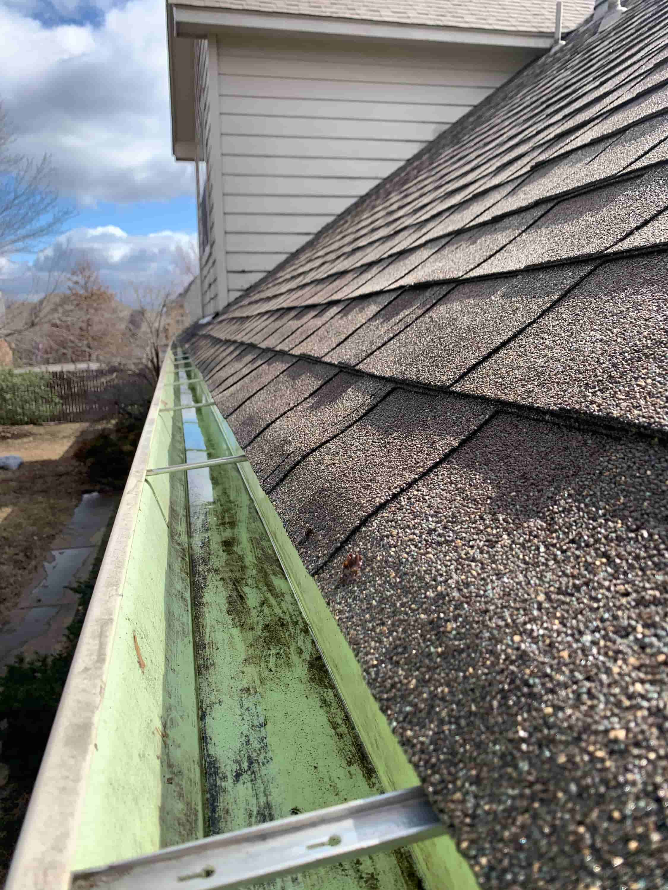 how to clean eaves and gutters