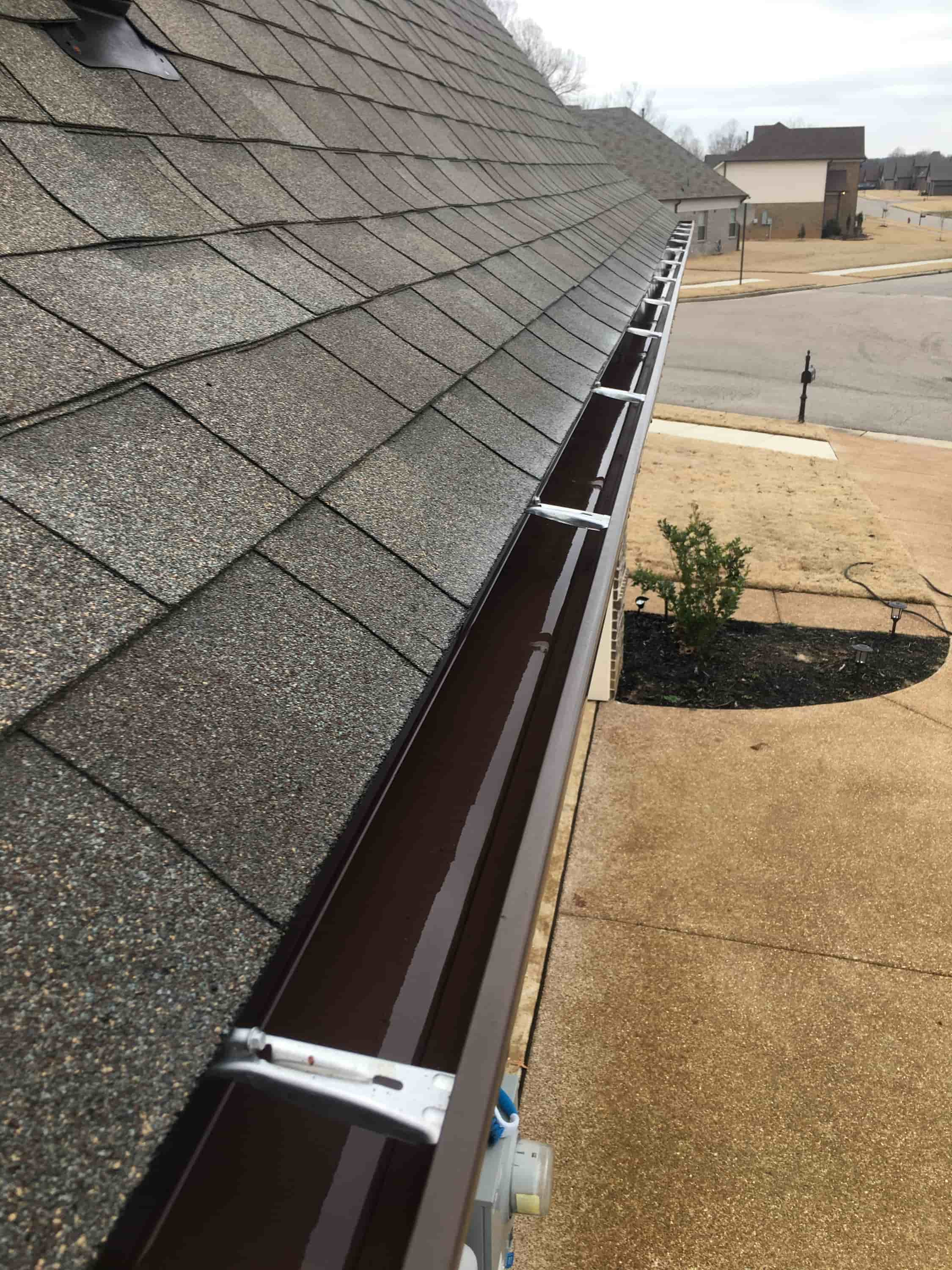 blowing leaves off roof