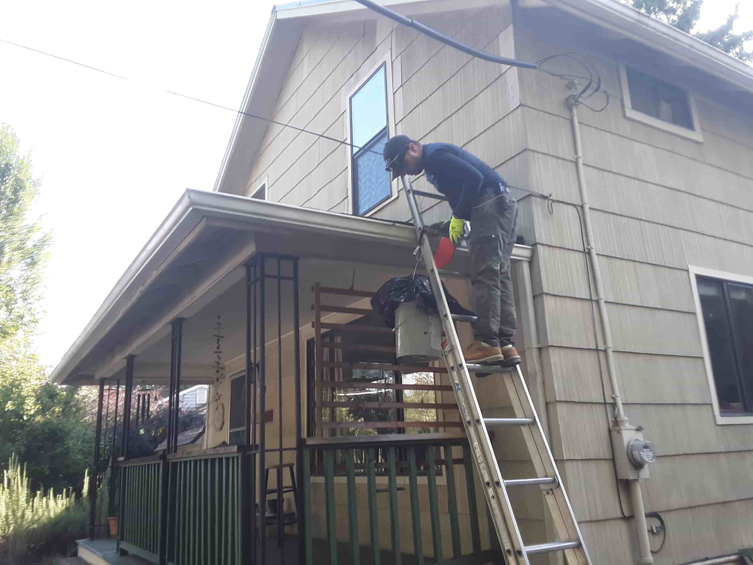 gutter cleaning and maintenance