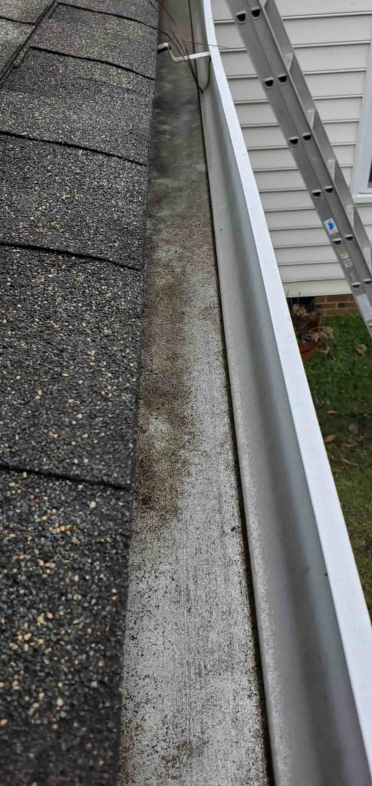 cleaning plastic gutters