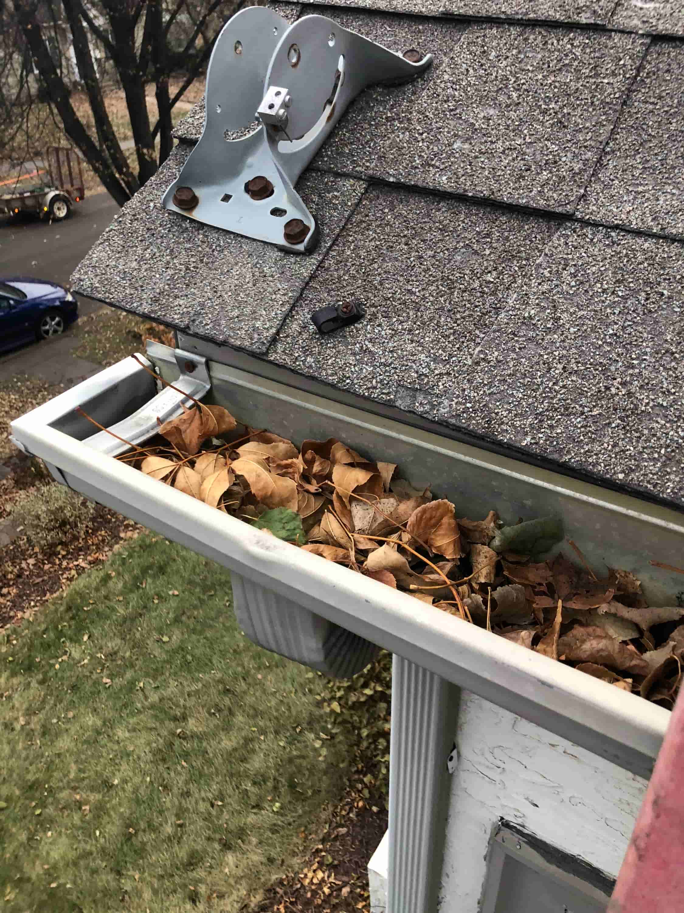 how to clean plastic gutters