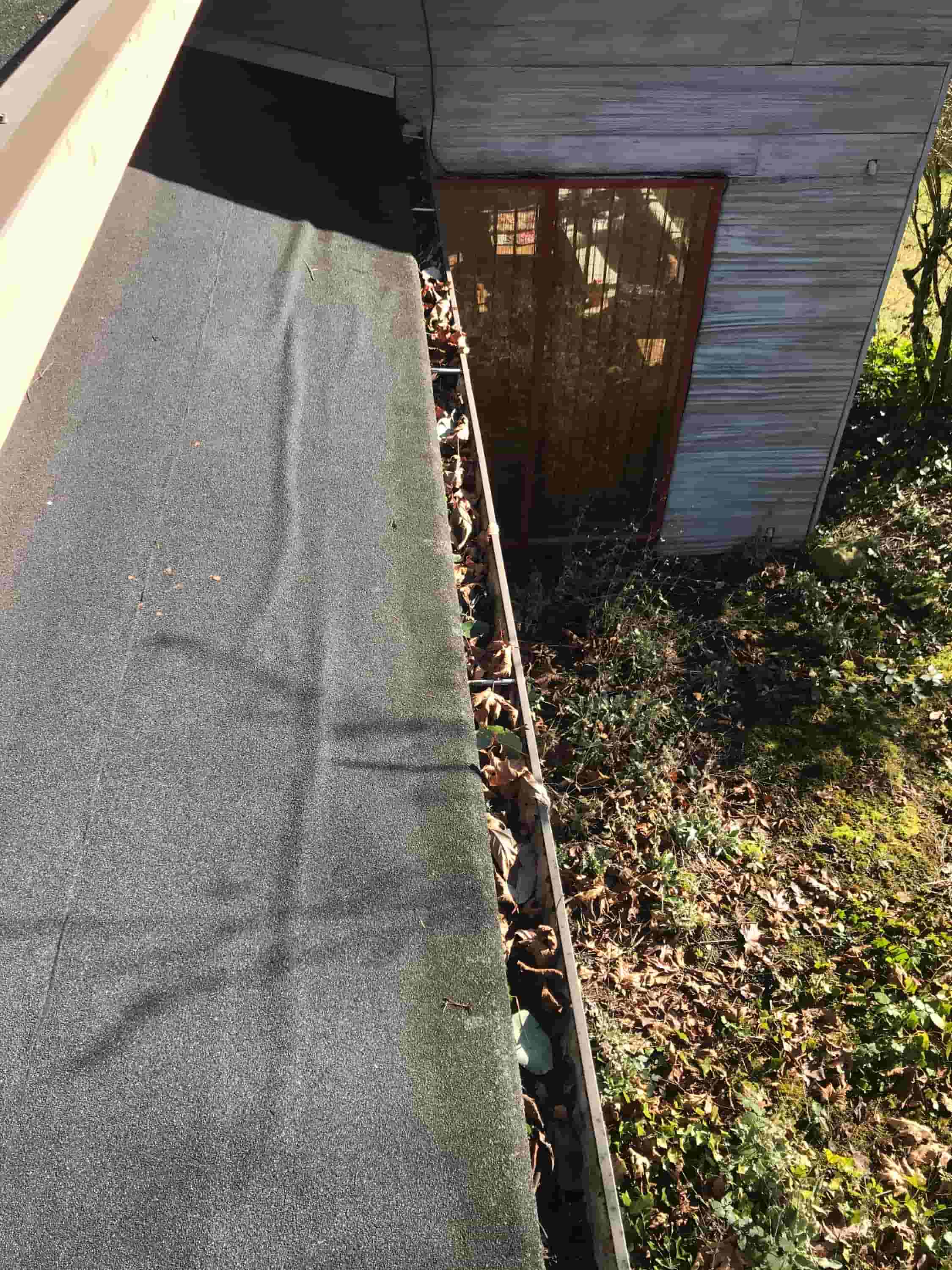 rain gutter repair and cleaning
