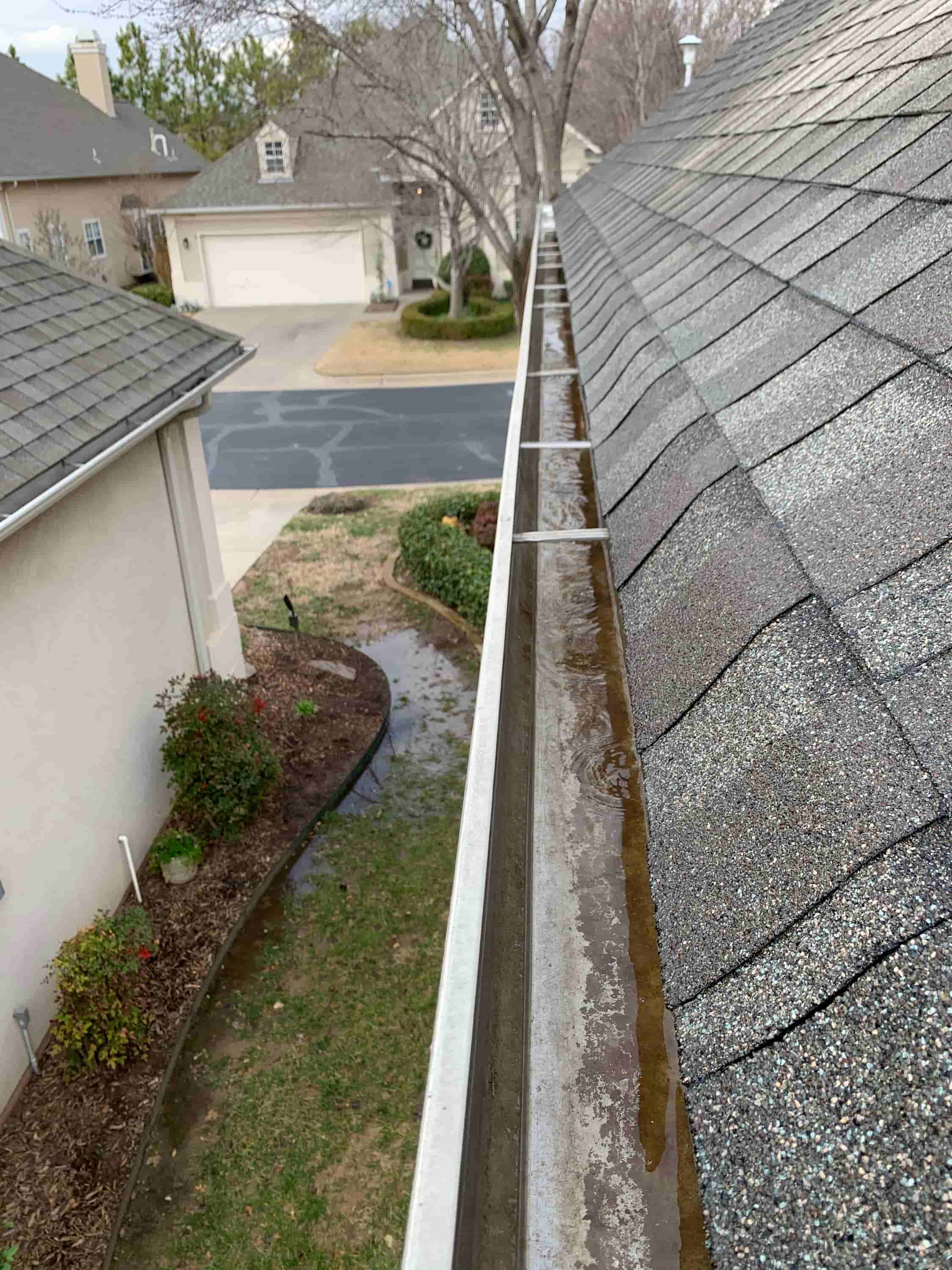 house gutter cleaning