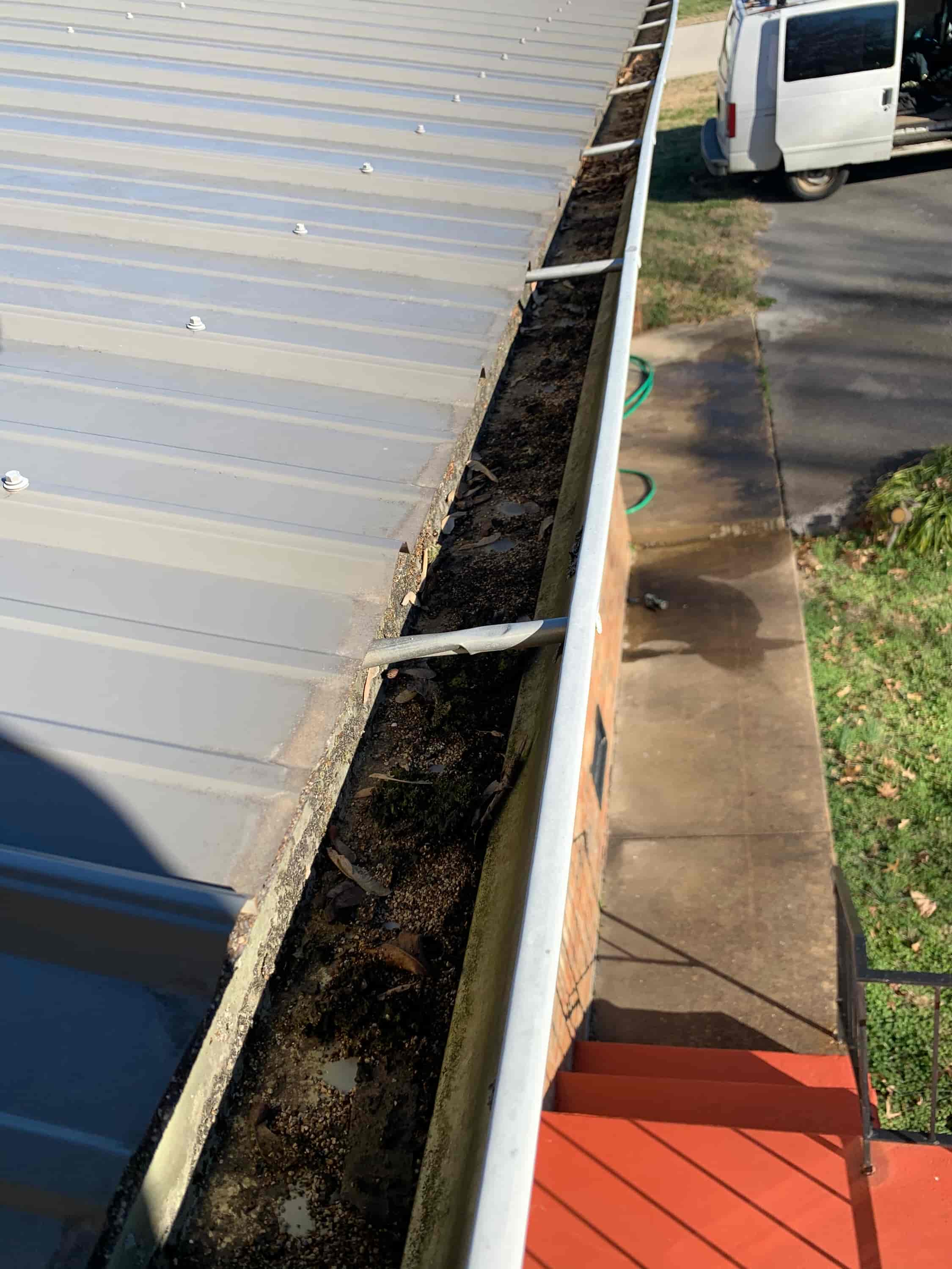 how much does gutter cleaning cost