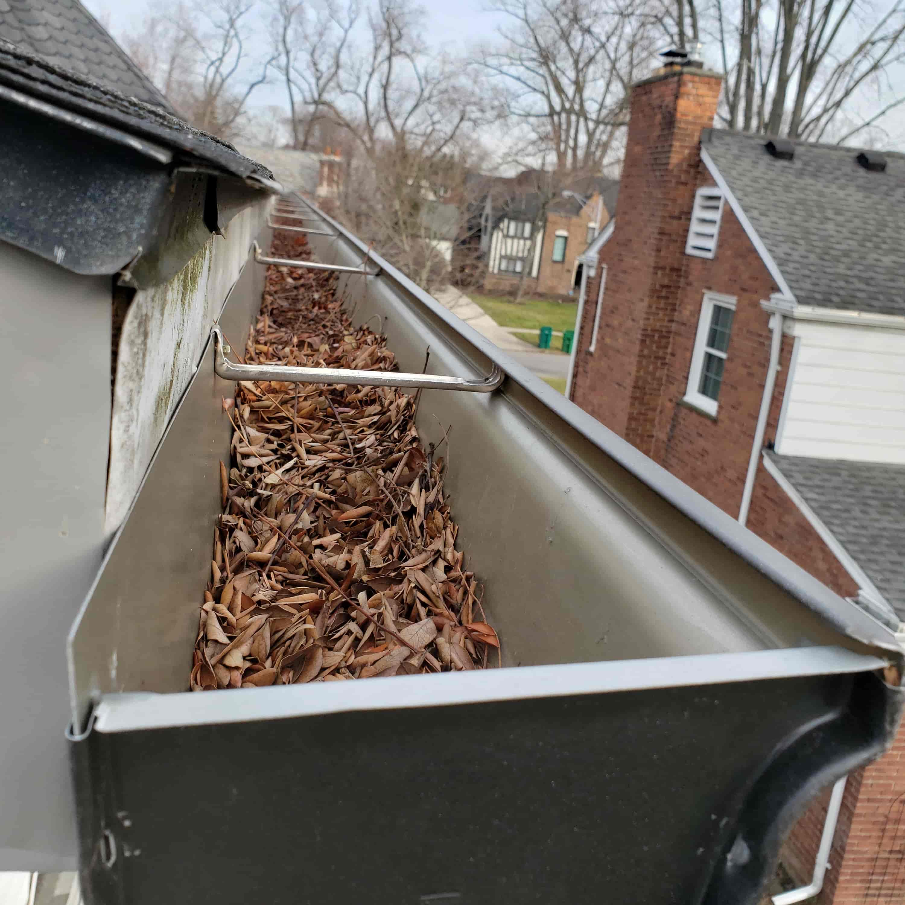 gutter clean and repair