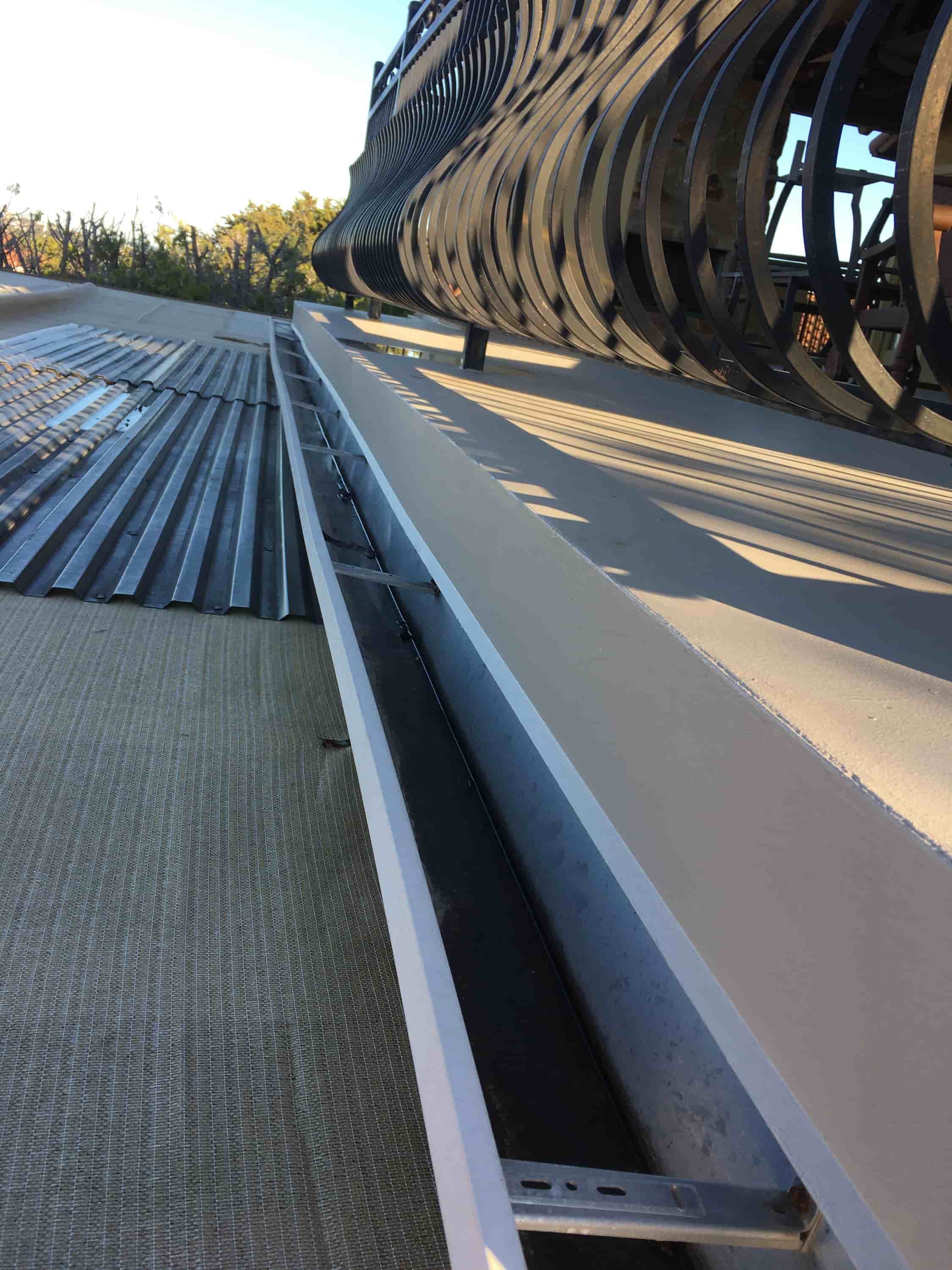 gutter cleaning and installation