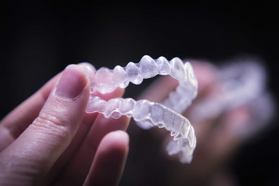 teeth straightening aligners