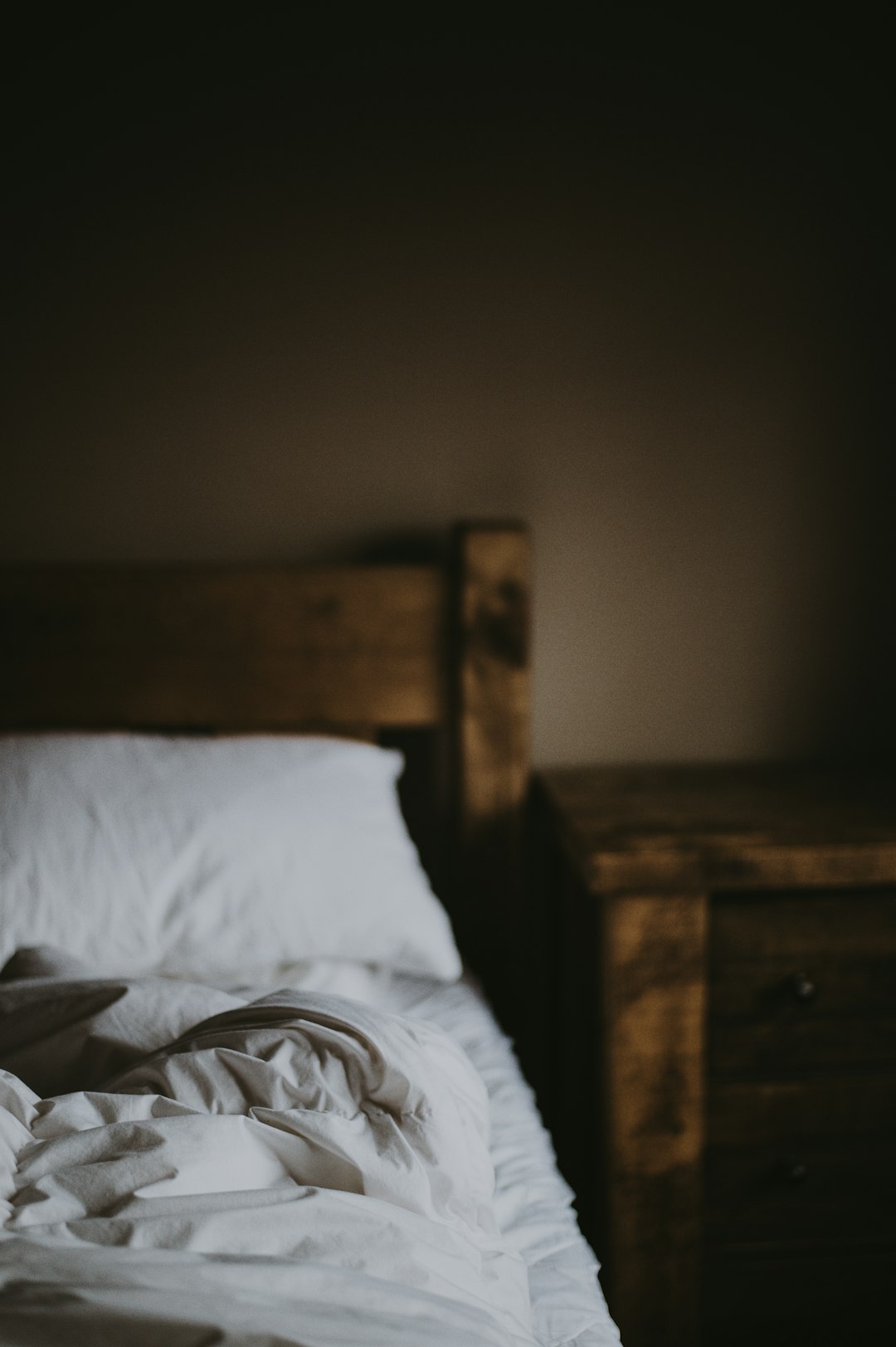 The Link Between Grounding Sheets and Anti-Aging Benefits