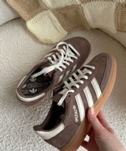 Adidas handbal spezial earth strata, Brown Sports Shoes, Adidas Light Brown Shoes