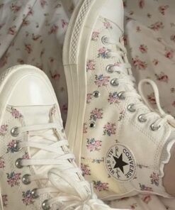 Boty Converse, Cute Converse Shoes, Cute Converse, Dr Shoes, Pretty Sneakers, Preppy Shoes, Pretty Shoes Sneakers, Cute Nike Shoes, Cute Sneakers