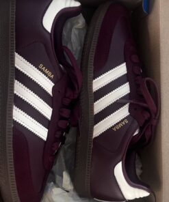 Trendy Shoes Sneakers, Pretty Sneakers, Preppy Shoes, Adidas Schuhe, Shoes Outfit Fashion, Cute Nike Shoes, Aesthetic Shoes, Girly Shoes