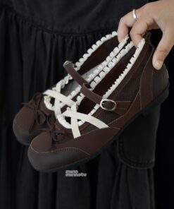 Themed Shoes, Cute Sneakers Aesthetic, Ballet Flats Shoes, Trend Shoes, Mary Janes Flats, Mary Jane Sneakers, Clothing Accessories, Flat Mary Janes