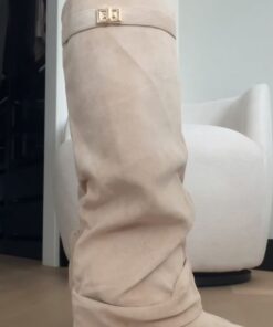 Lucia Boss Boots, Clean Girl Boots, Cute Girly Boots, Boot High Heels, Knee High Boots White, Ugg Collection, Viral Boots, Boot Heels