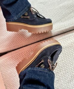 Casual Outfit Ideas With Sneakers, Dark Blue Casual Shoes, Dark Blue Platform Sneakers On Carpet, How To Style Platform Sneakers