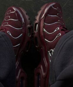 Trendy Shoes Sneakers, Pretty Sneakers, Pretty Shoes Sneakers, Shoe Wishlist, Funky Shoes, Shoes Outfit Fashion, Cute Nike Shoes, Nike Schuhe, Hype Shoes