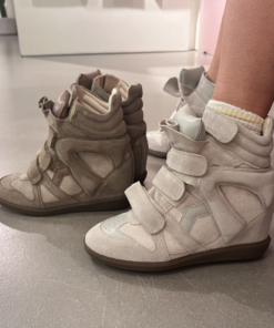 Isabel Marant Shoes, Dr Shoes, Pretty Shoes Sneakers, Shoe Wishlist, Shoe Inspo, Look Di Moda, Swag Shoes, Mode Inspo, Dream Shoes