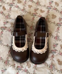Brown Shoes Cute, Dark Coquette Shoes, Neapolitan Shoes, Coquette Shoes Brown, Vintage Cottege Core Shoes, Brown Mary Janes Aesthetic