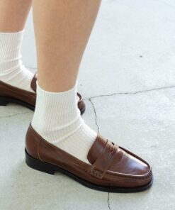 Loafers With Socks, Loafers Outfit, Womens Penny Loafers, Professional Shoes, Shoe Inspo, Brown Loafers