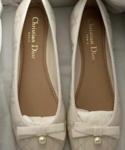 Cute Shoes Heels, Shoe Wishlist, Nike Schuhe, Chic Shoes, Aesthetic Shoes, Shoe Inspo, Girly Shoes, Swag Shoes, Dior Shoes