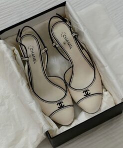 Luxury Beige Shoes, Luxury Shoes Aesthetic, Luxury Shoes Heels, Ivory Aesthetic Vintage, Luxury Flat Shoes, Old Money Designer Brands, Luxury Chic Beige Heels