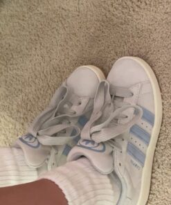 Shoe Inspo Jordans, Shoes For Teen, School Shoe Inspiration, Shoes For School Women, Campus Light Blue, Cute Shoes Ideas