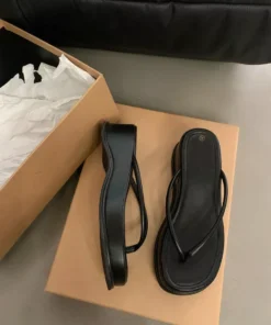 Platform Flip Flops Aesthetic, Green Slippers, Women Slippers Fashion, Ropa Vieja, Women Slides