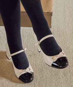 Low Pumps Heels, Black And White Heel Shoes, Cutest Shoes, En Pointe Heels, Chic Patent Leather Mary Janes For Formal Occasions, Cute Kitten Heels