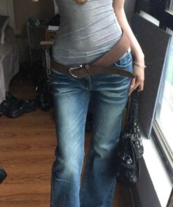 Jean Y2k Outfits, 2008 Fashion Aesthetic, 2000 Street Fashion, Old Fasion, Womens 2000s Fashion, Woman Y2k Outfit, Flared Jeans Outfit Women