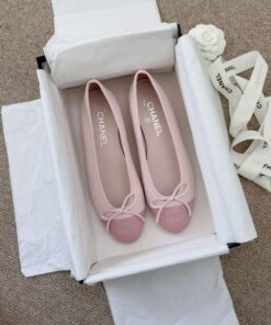 Pretty Heels, Cute Shoes Heels, Shoe Wishlist, Nike Schuhe, Fancy Shoes, Shoe Inspo, Girly Shoes, Swag Shoes, Chanel Shoes