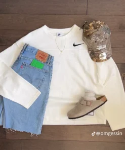 Casual Outfit Ideas For Summer, Casual Outfit With Nike Sweatshirt, How To Style Nike Sweatshirts, Nike Streetwear Style
