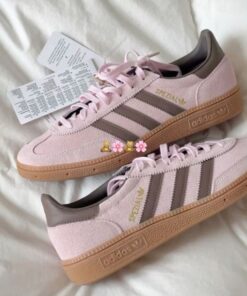 Pink Sneakers For Spring, Cute Dress Shoes, Pink Sneakers For School In Spring, Pink Skate Shoes For Spring, Cute Adidas Shoes Pink