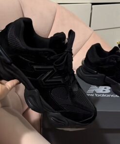 Basket New Balance Noir, Girl Shoes Black, Black Shoew, New Balance Black Shoes Women, New Balance 9060 Black Women, Black Sneakers Girls