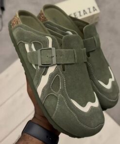 Cool Slides Shoes, Gents Shoes, Pretty Shoes Sneakers, Funky Shoes, Shoes Outfit Fashion, Nike Schuhe, Hype Shoes, Aesthetic Shoes, Girly Shoes