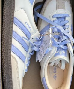 Shoes Samba, Sambas Adidas, Samba Adidas, Adidas Schuhe Damen, Cute Casual Shoes, Dr Shoes, Pretty Sneakers, Preppy Shoes