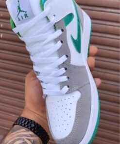 Dope Shoes, Nb Sneakers, Casual Shoes Women Sneakers, Nike Shoes Women Fashion, Shoes Sneakers Jordans, Jordan Shoes Retro, Nike Air Shoes