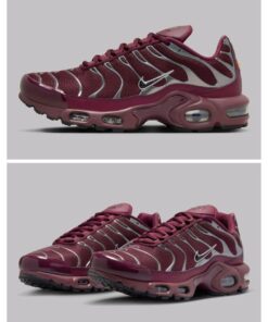 Brown Tns, Nike Air Max Burgundy, Best Nike Tn, Maroon Nikes, Rare Nike Shoes, Tns Shoes, Dark Red Nike Shoes, Nike Air Vapormax Plus Burgundy