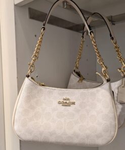 Cute Small Handbags, Teen Girl Purses, Purses White, Clothing Bags, Small Coach Bag, New Bags, Cute Purses For Teens