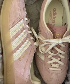 Pink Lace Sambas, Aesthetic Shoes Outfit, Rosa Shoes, Adidas Lace Shoes, Adidas Shoes Women Trendy, Adidas Shoes Lace, Shoes Colorful