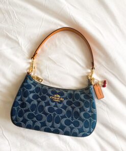 Jeans Coach Bag, Luxury Denim Bags, Coach Denim Bags, Blue Aesthetic Bag, Coach Purse Blue, Purse Coach, Denim Handbag
